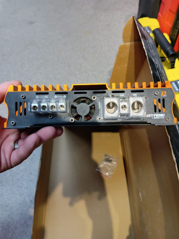 Авто усилитель  gryphon 1.3200pro