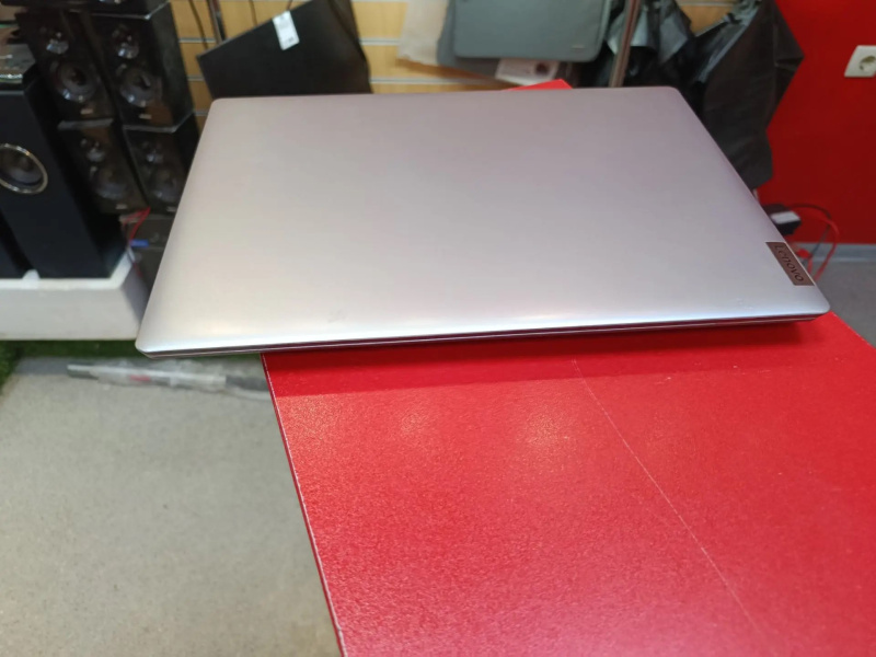 Ноутбук Lenovo ideapad 1 11ADA05