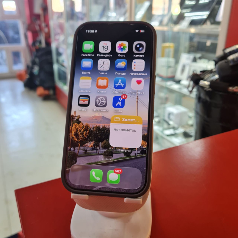 Мобильный телефон Apple iPhone XR