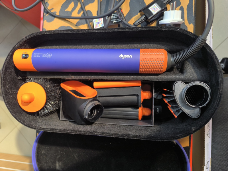 Фен Dyson HS08