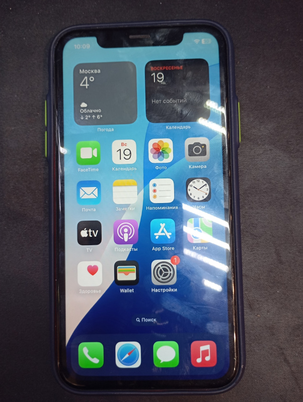 Мобильный телефон Apple iPhone XR