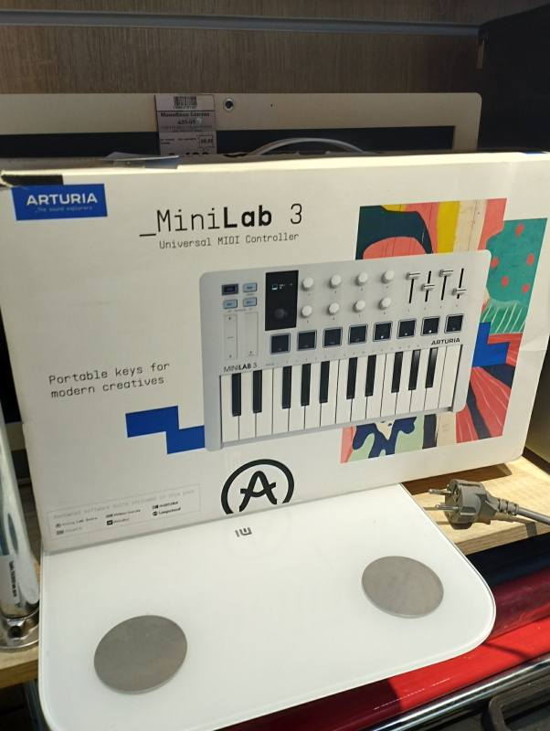 midi контроллер Arturia minilab 3